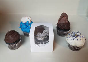 Mini Cupcakes: Chocolate/Chocolate, Circus Animal, Chocolate Orange, Chocolate/Vanilla and Oreo pictured