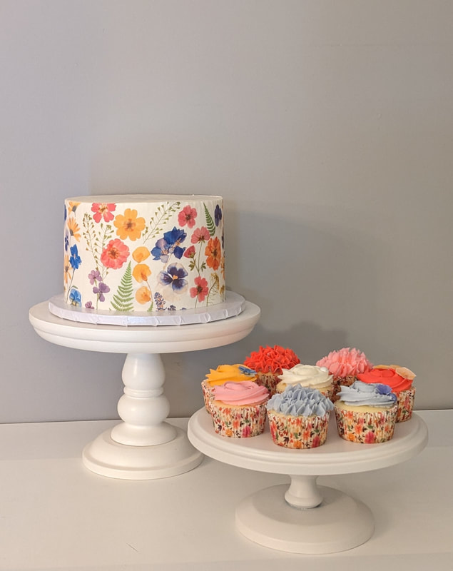 Wildflowers Cake with Matching Cupcakes